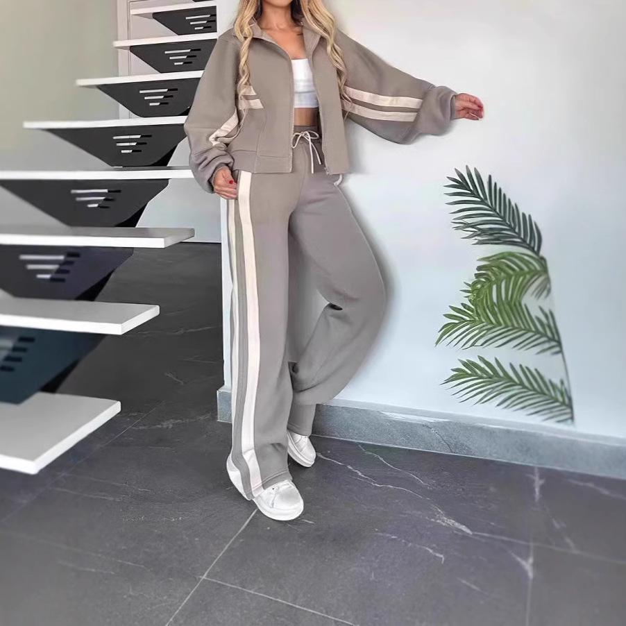 

Женский укороченный жакет с капюшоном в белую и красную полоску и комплект спортивных брюк с широкими штанинами XL серый