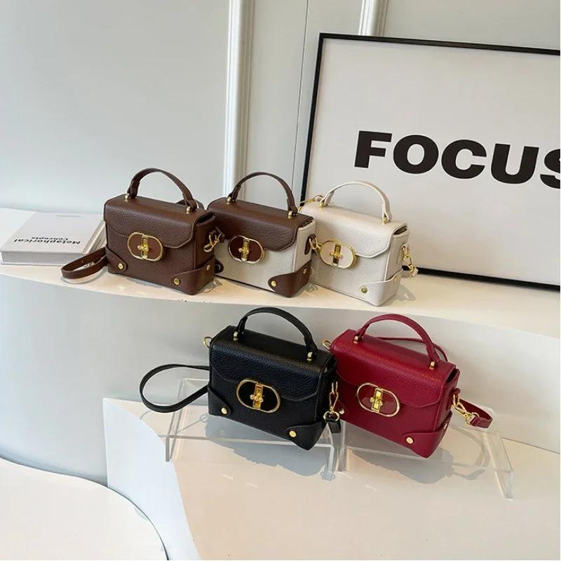 Portable Small Square Bags for Women Casual Flap Bags Travel Bags Lightweight Bags Women's Shoulder Crossbody Bag
