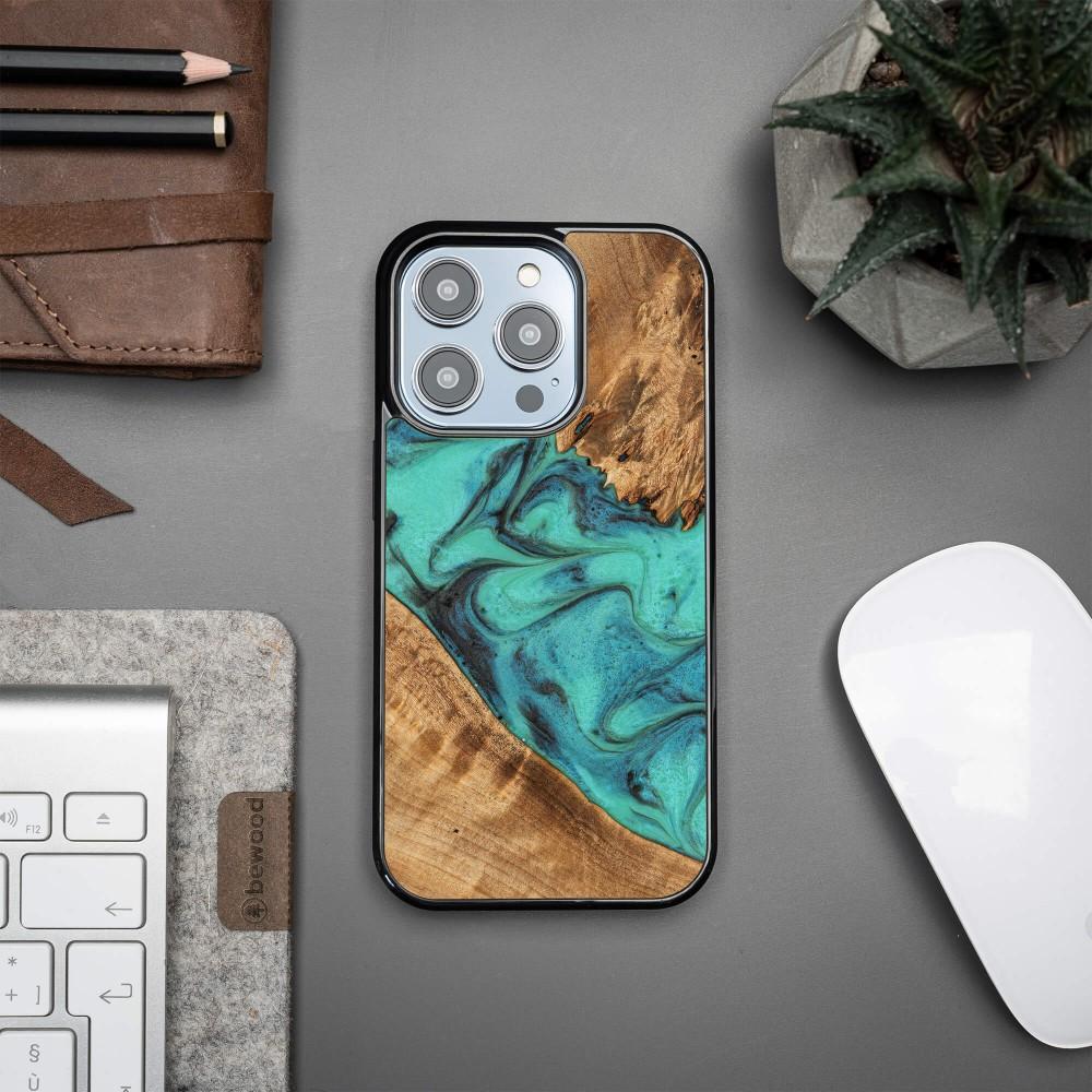 Bewood Unique case for iPhone 15 Pro - Turquoise
