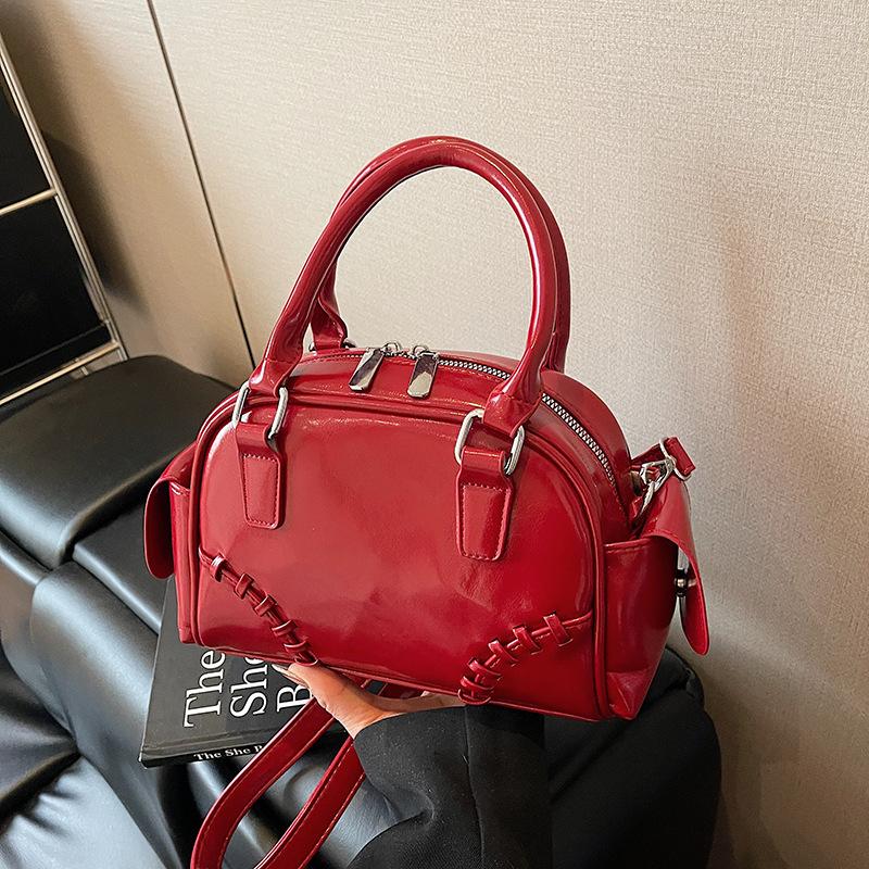 Premium Handbag Female Popular New Work Commuter Pillow Bag Niche Shoulder Messenger Bag