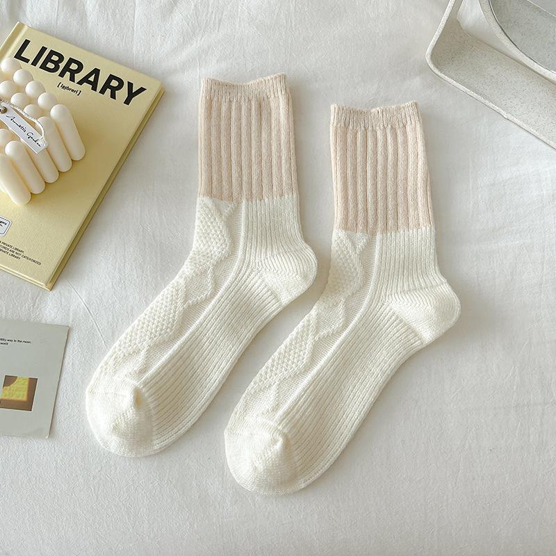 Female Autumn and Winter Thickened Warm Anti Pilling Floor Moon Son Tube Wool Socks