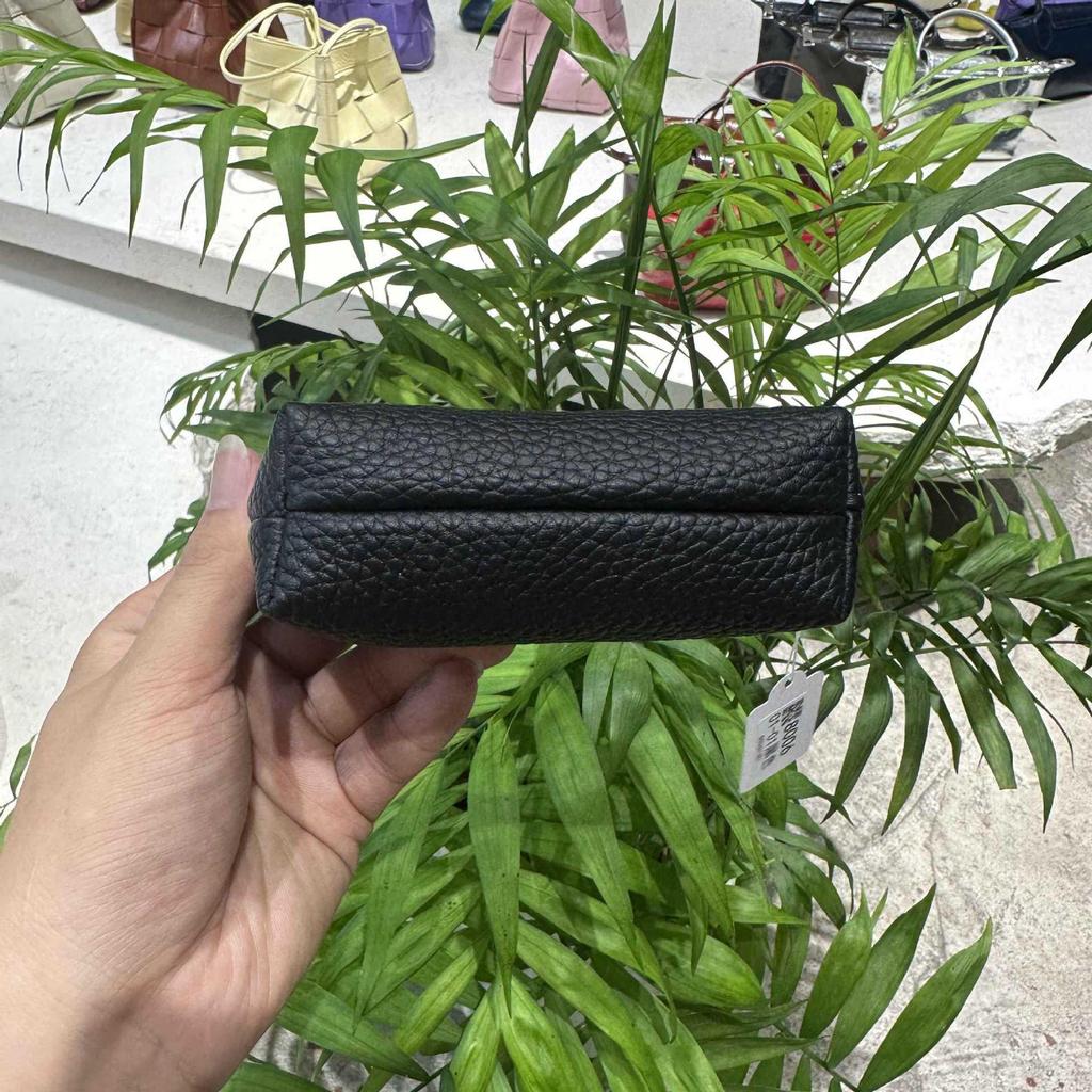 Women's Genuine Leather Coin Purse - Exquisite Portable Cowhide Clutch with Zipper