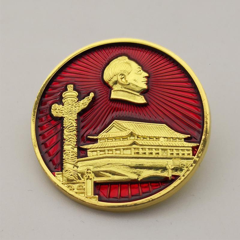 Chairman Mao s portrait, Mao Zedong s portrait, badge, chest badge, commemorative medal, brooch, jewelry, suit, clothing decoration золотой