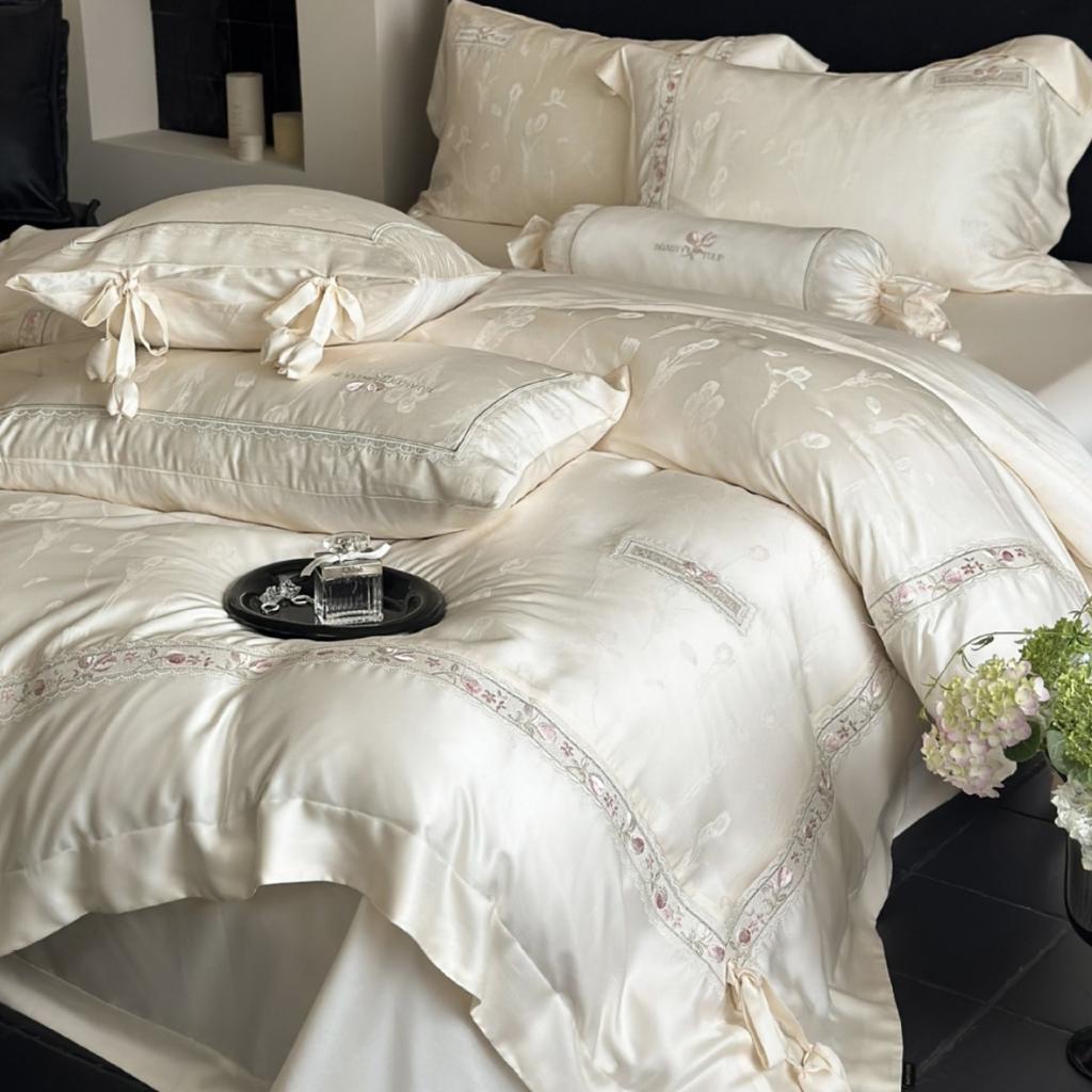 Four-piece Set of Cotton Bedding French Light Luxury Tulip Embroidery Skin-friendly and Breathable Comfortable Bedding Set Quilt Cover Pillowcase