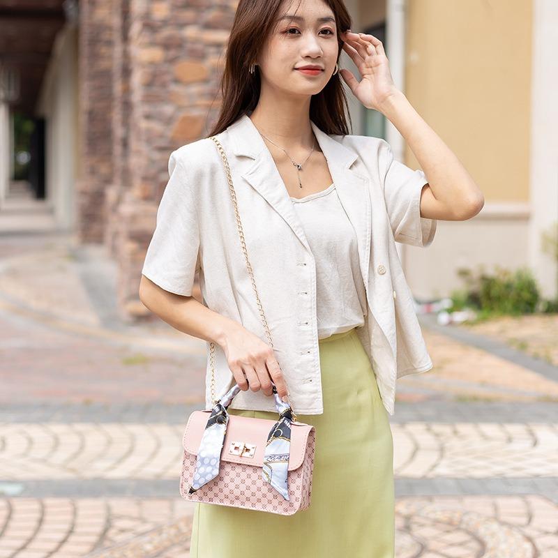 Women's Bag Spring New Street Trend Shoulder Bag Fashion Printed Silk Scarf Oblique Span Bag One Piece