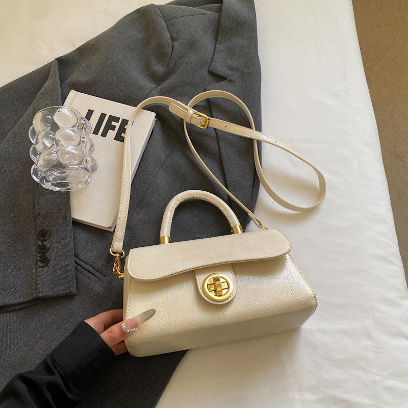 Premium Sense Portable Small Square Bag Women's New Popular Versatile Shoulder Messenger Bag Retro Commuter Bag