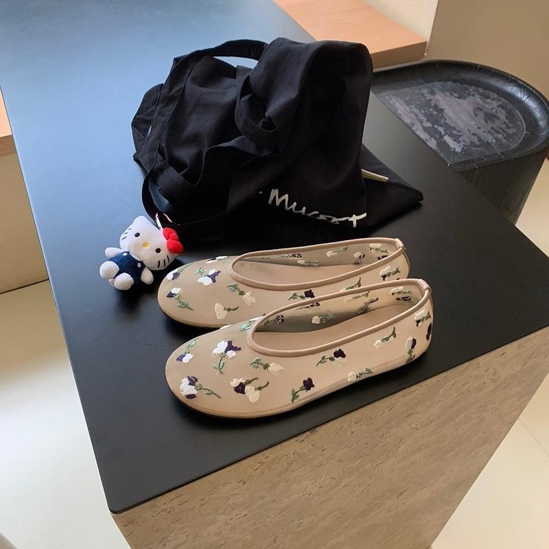 Fashion New Designer Flower Embroider Lace Flat Shoes Woman Soft Bottom Breathable Ballet Flats Round Toe Floral Moccasins Women 2025
