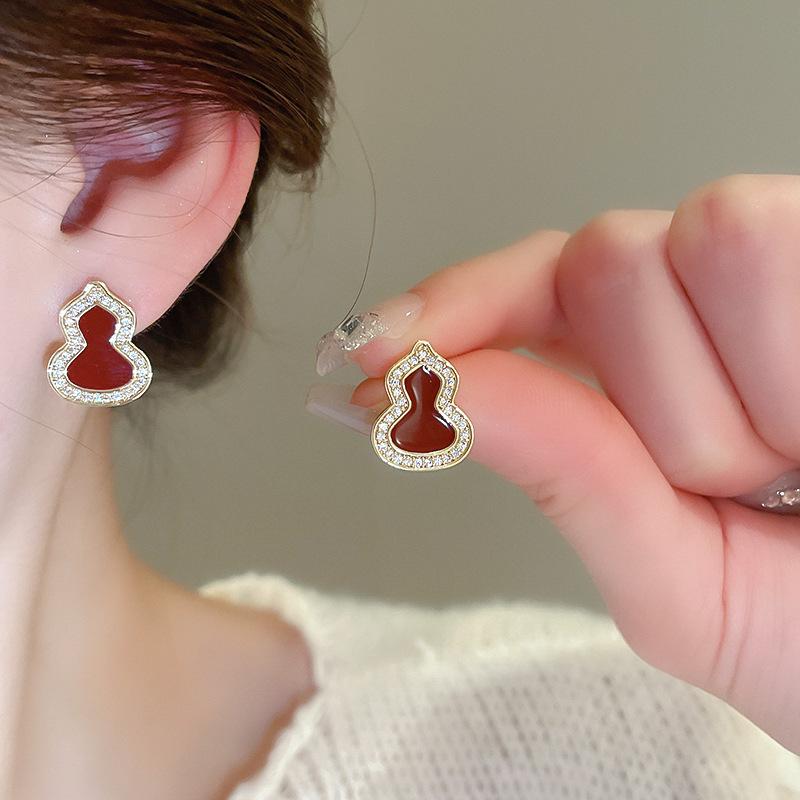 Red Bow Coin Purse Earrings: Silver Needle Retro Snake Lock Studs, New Year High-End Ear Jewelry.