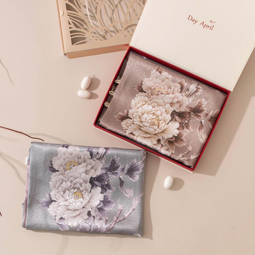Mulberry Silk Snowflake Scarf: Gift Boxed Qipao Shawl