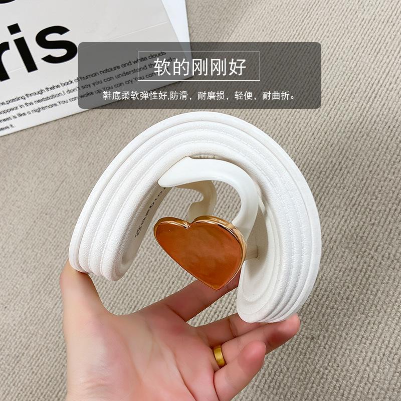 Modische offene Zehen Metall Herz Hausschuhe Rutschfeste PVC Hausschuhe Für Damen Weiche Sohle Strandbekleidung Schuhe Küsten Slides Sandalen Outdoor