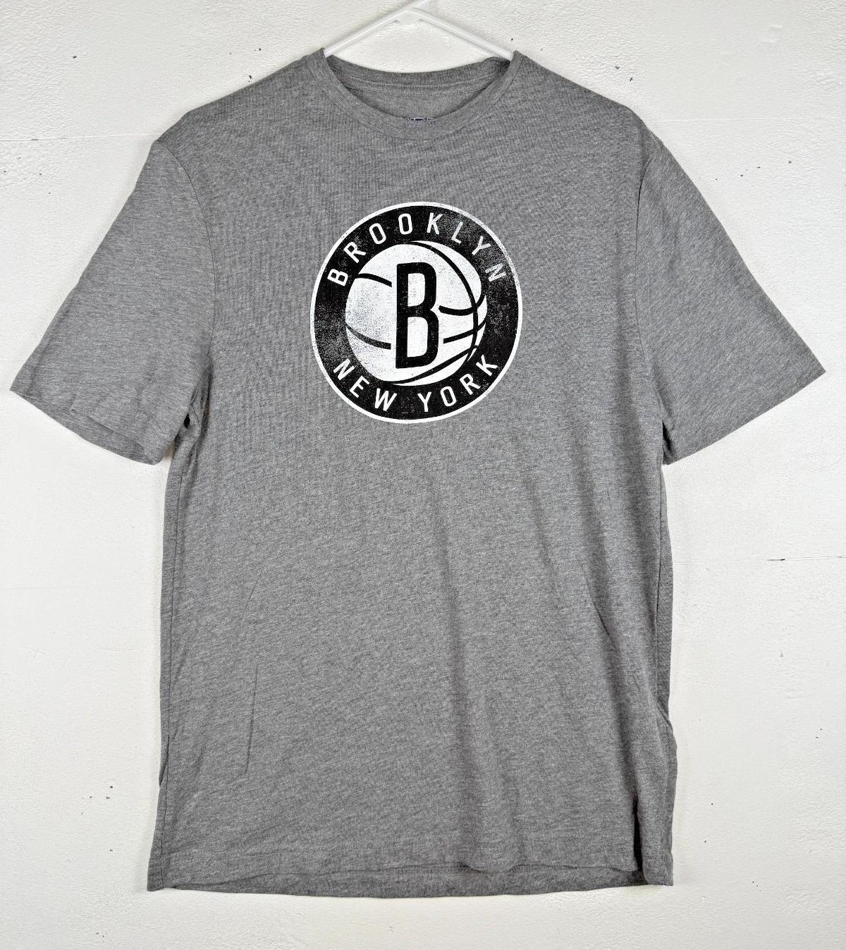 Size M - Brooklyn Nets Distressed Logo Graphic 100% Cotton T-shirt Mens Tees Top Grey NBA S