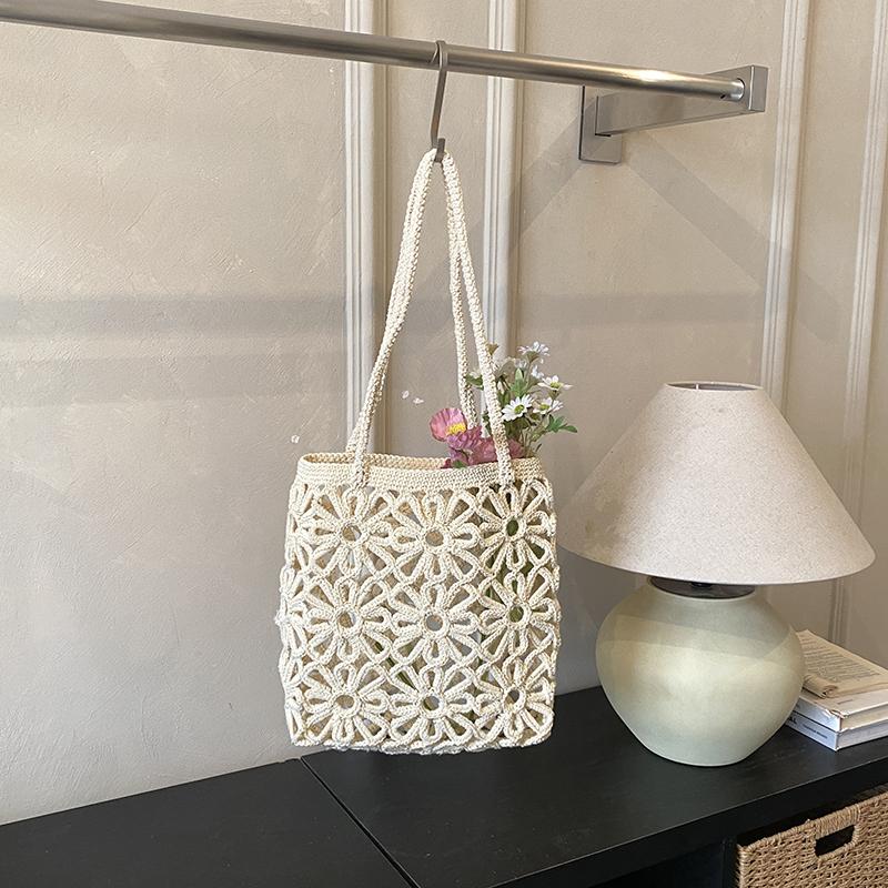 2026 New Bohemian Crochet Flower Retro Tote Bag Handmade Hollow Out Knitted Shoulder Bag Summer Beach Vacation Handbag for Women