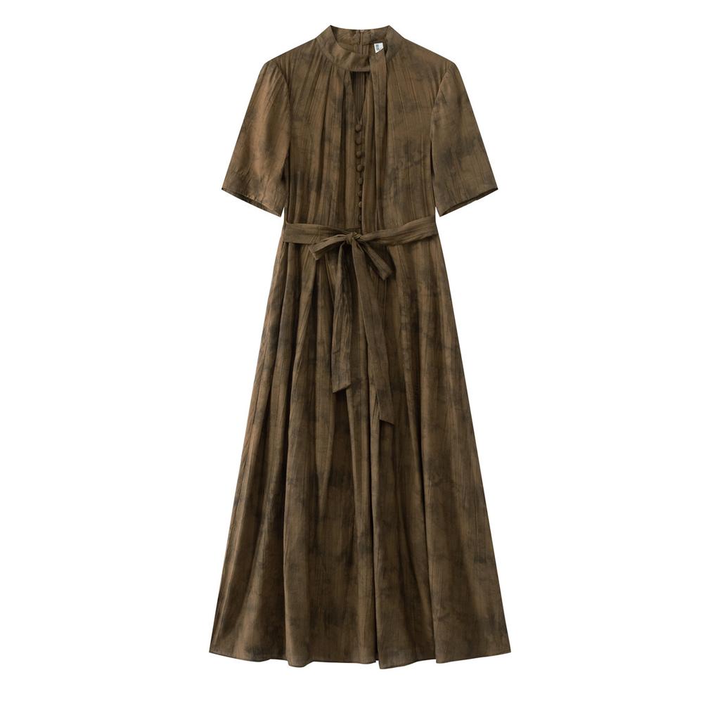 Retro style and waist cinching women's dress, slimming and high waisted, with a lightweight and versatile A-line skirt for ladies
