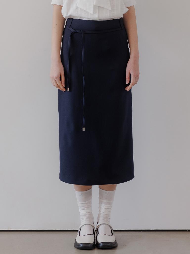EIGHT DAYS A WEEK Belted Slit Skirt Navy Ad455