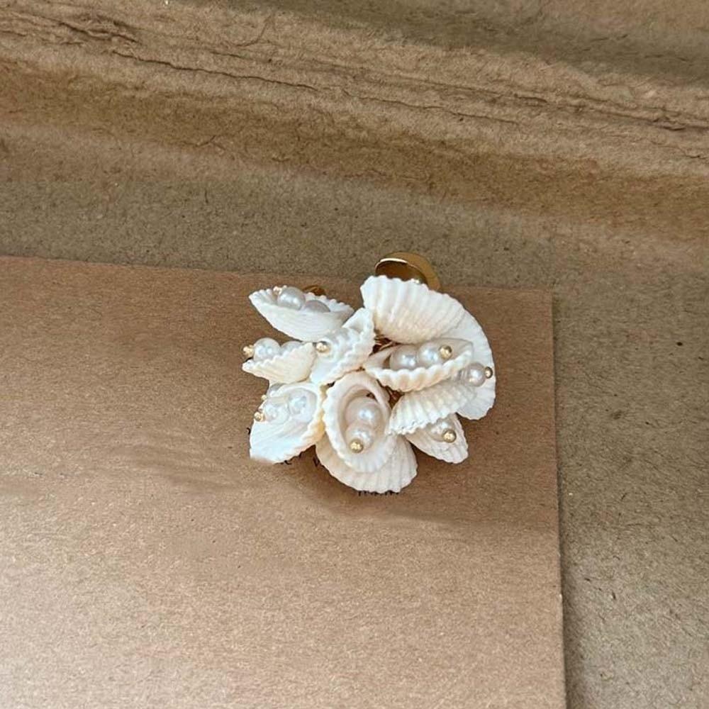 Sparkly Rhinestone Accents Hermit Crab Statement Ring  Beach Vacation Accessory