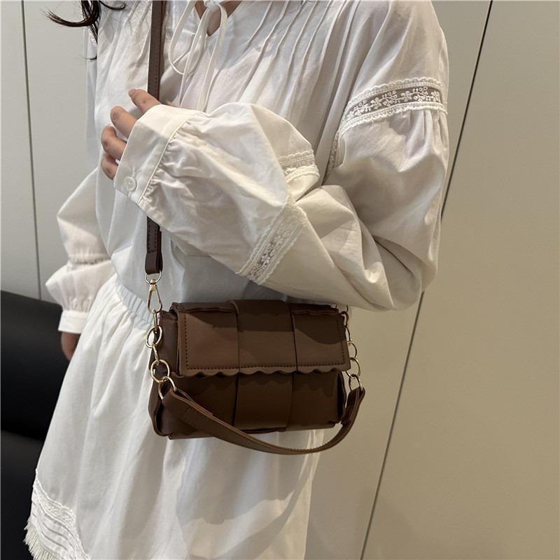 Popular Niche Design Woven Bags, New Women's Bags, Summer Versatile Messenger Bags, Small Square Bags