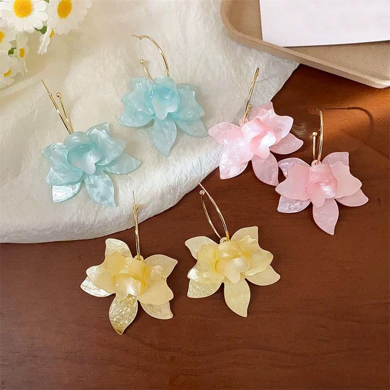 Elegant French Retro Acrylic Flower Earrings: Feminine Niche Fashion, Luxurious High-End Jewelry