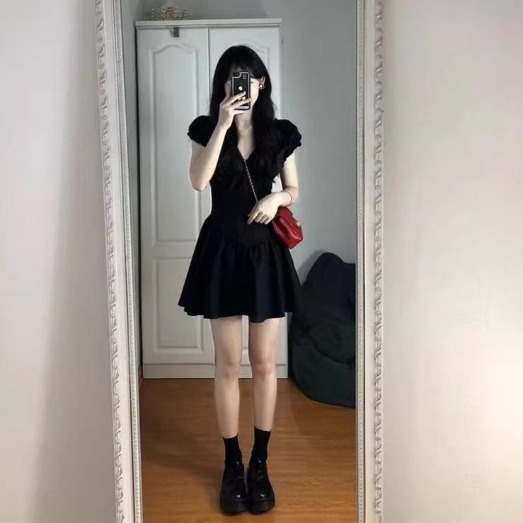 Women's Summer 2026 V-Neck Black Dress: French Style, Slimming, Sexy, Petite, Short Skirt