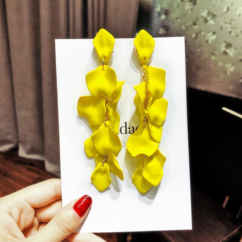 Red Earrings Popular Performance Earrings Light Luxury High Sense Exaggerated Petal Fringed Earrings Female