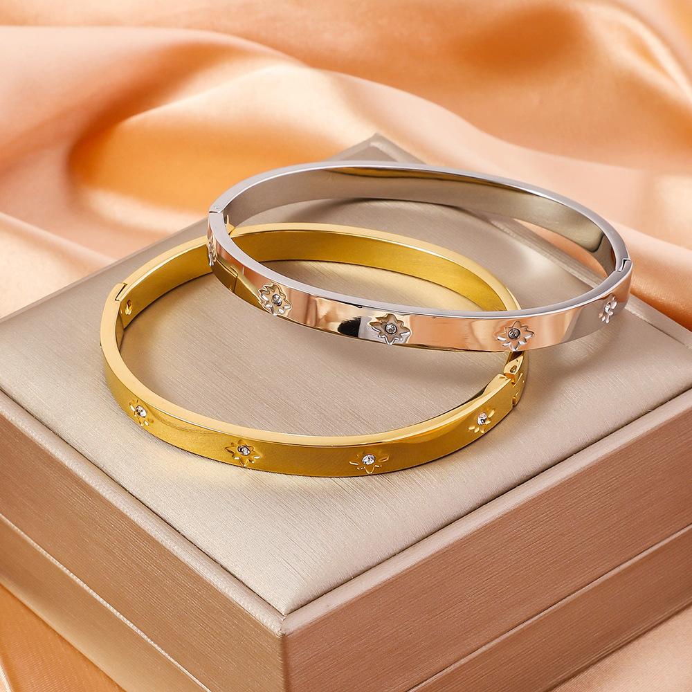 Stainless Steel Eight-Pointed Star Bracelet Women Men high quality 18K gold-plated Not fading Gift Bracelet
