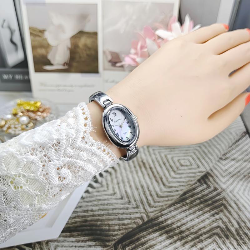 Lüks Ünlü Marka Kadın Oval Kadranlı Kuvars Saatler Moda Bayan Bileklik Kayışlı Kol Saati Relogio Montre Femme Dropshipping