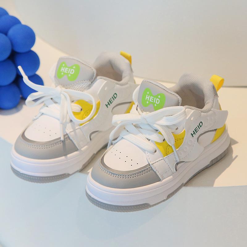 Children's sports shoes 2025 spring and autumn boys' casual board shoes new high-top girls' little white shoes soft-soled baby shoes list