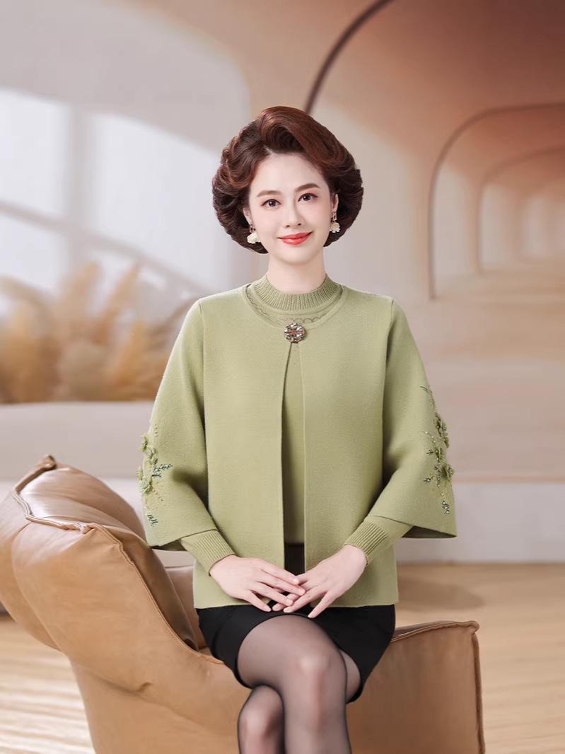 Elegant Autumn/Winter Knit Cardigan for Middle-aged and Elderly Women - Embroidered Stylish Sweater XL (for 120-135 kg) зелёный