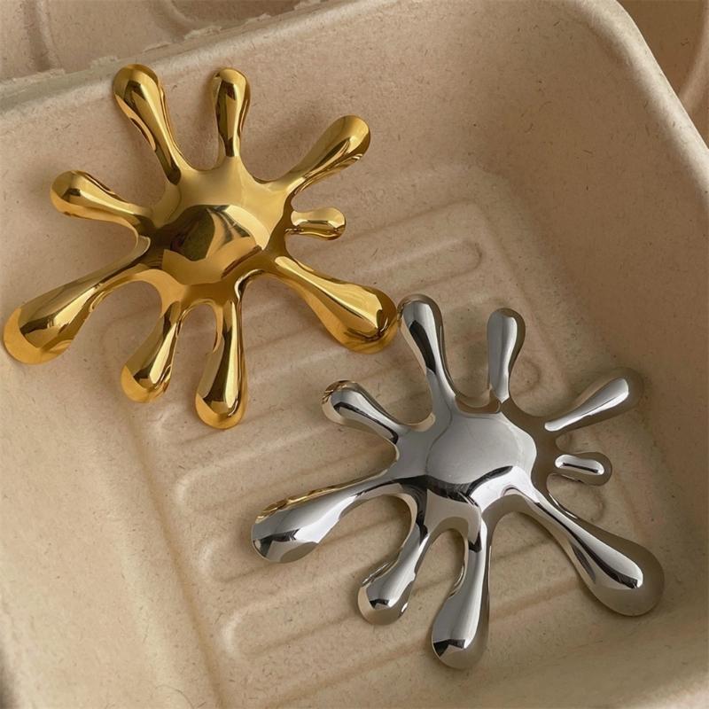 Vintage Hollow Irregular Ripple Brooch Collectible Brooch Stainless Steel Texture Suitable for Fashionable Women Present