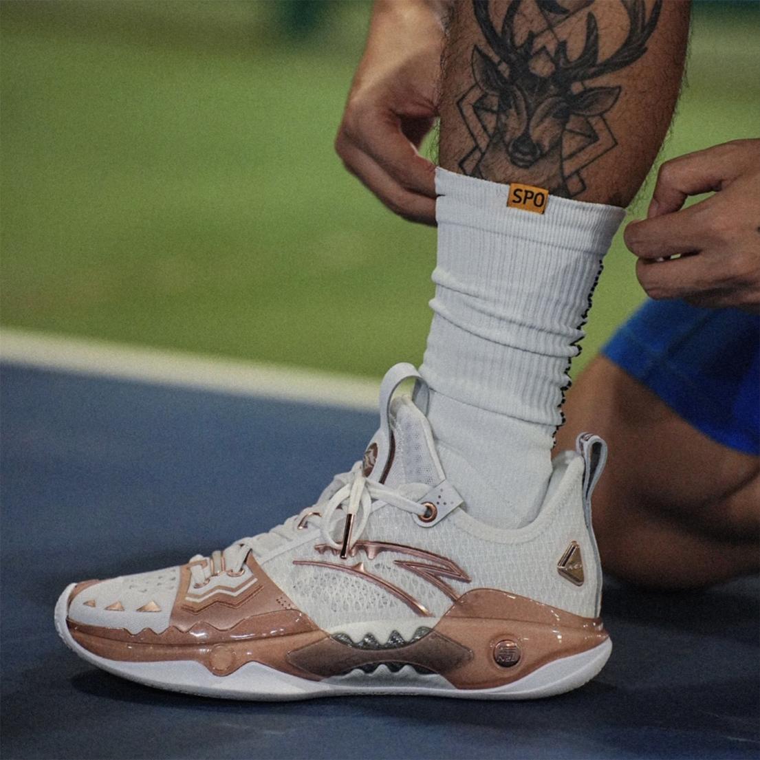 Мужские кроссовки Anta Kyrie Irving x Shock Wave 5 Pro Finals Белое золото 112331111-3 45 — фото 4