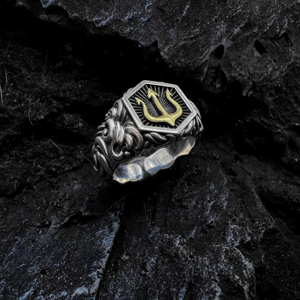 Anello Retro Poseidone Tridente Dorato da Uomo Punk Gotico Rock Hiphop Anello Aperto Gioielli Unisex Fatti a Mano Accessori per Motociclisti Regalo Uomo