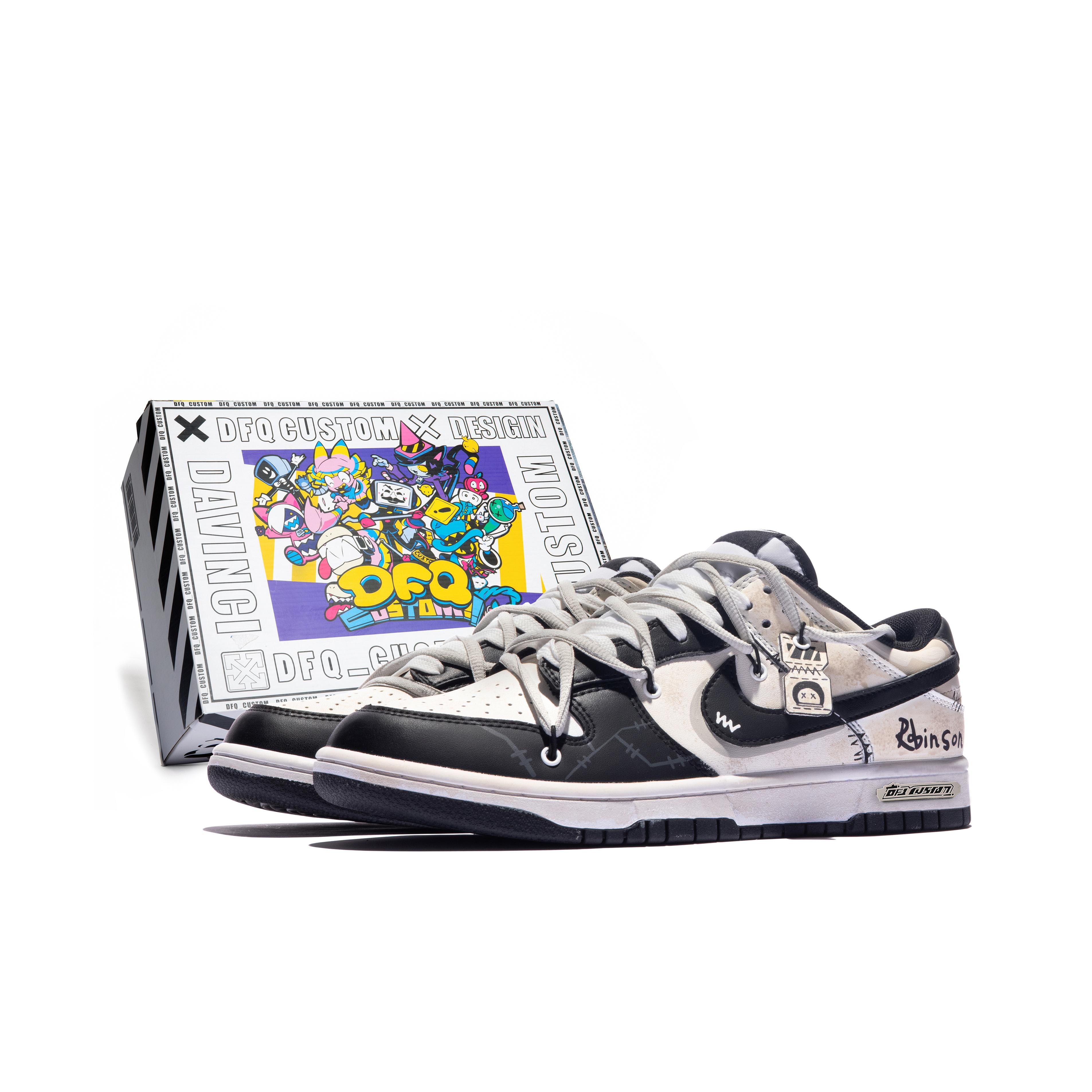 

Male Nike Dunk Low Skate shoes