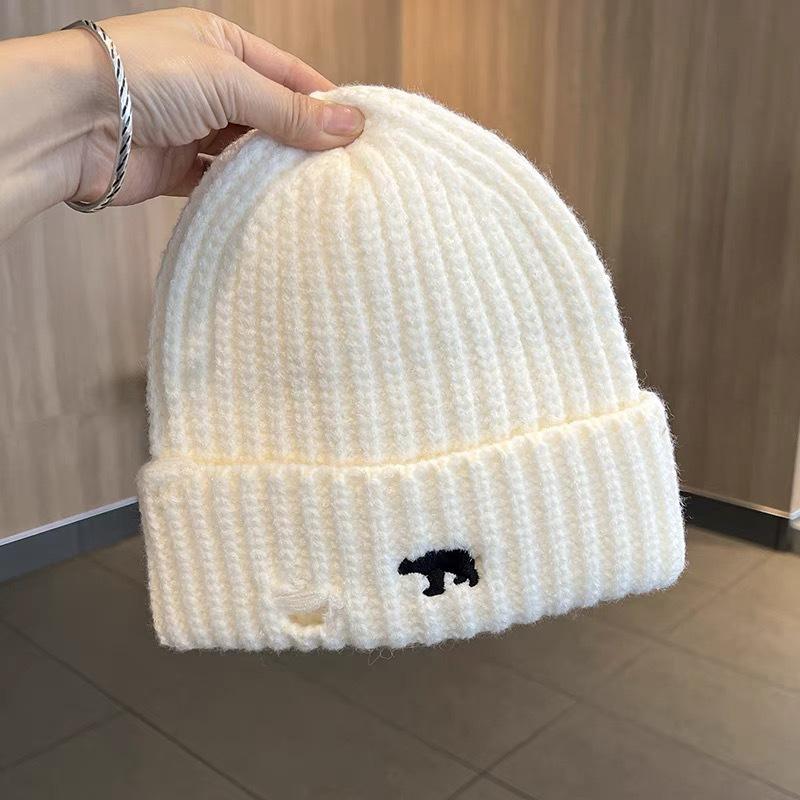 

Рваная шерстяная шапка для женщин на осень и зиму, универсальная теплая вязаная шапка, подчеркивающая лицо, с маленькой вышивкой, с защитой ушей от холода, мужская average size