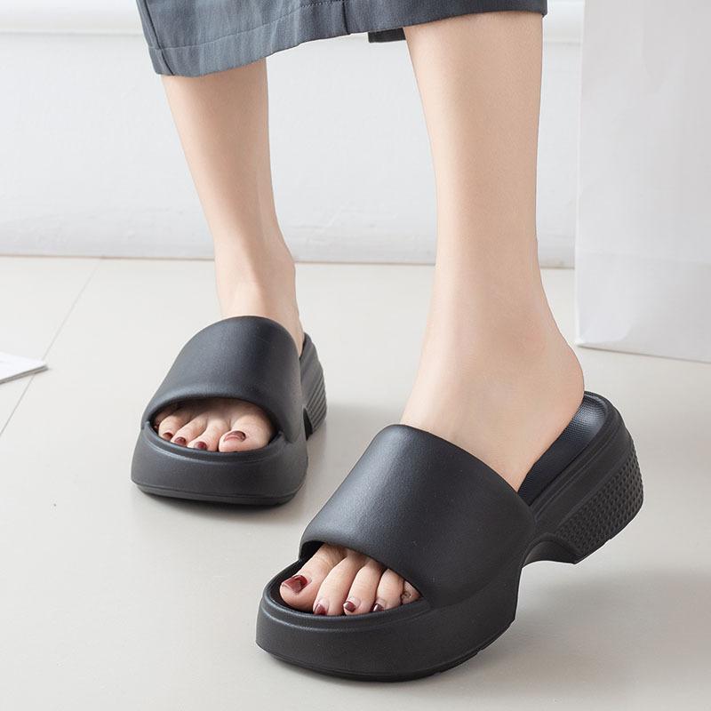 

2024 Summer Slippers Comfortable Soft Sole Fashion Outwear Beach Anti Slip Women s Sandals Increased Thick Sole Women Slippers