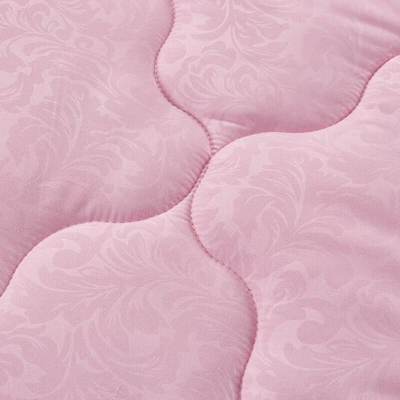 Yilian Super Soft Silk Blend All-Season Quilt