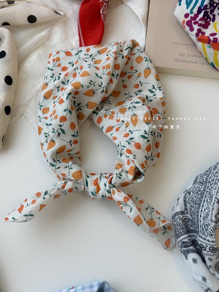 Quadratischer Schal aus Baumwolle und Leinen mit floralem Tupfenmuster - Retro & frisches Kopftuch