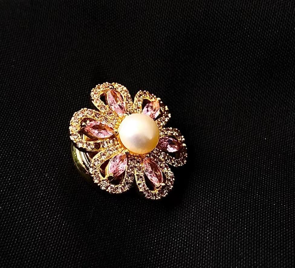 

Булавка для воротника с цветком, магнитной пряжкой, циркониевая брошь, элегантная, креативная, разноцветная, лепестковая, креативные, милые аксессуары, корсаж для женщины золотой