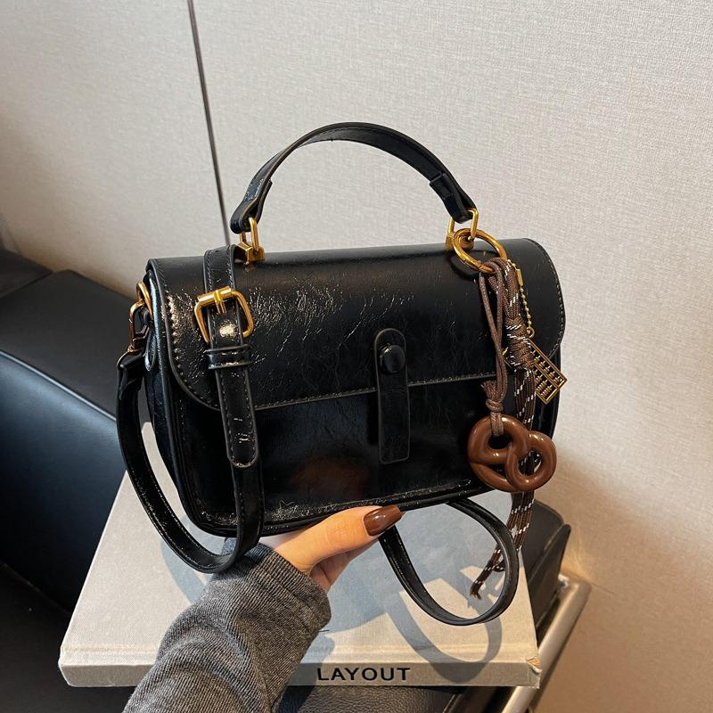Retro Small Bag Women's Versatile Fashion New Simple Shoulder Messenger Bag Hand Carry Small Square Bag