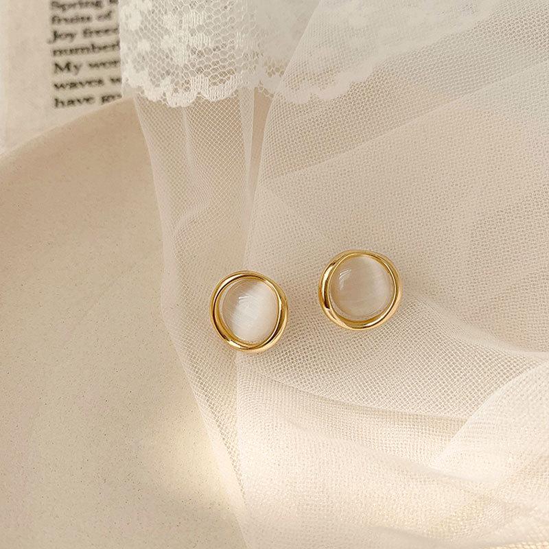 Korean High-End Cat's Eye Stone Simple Retro Stud Earrings for Women