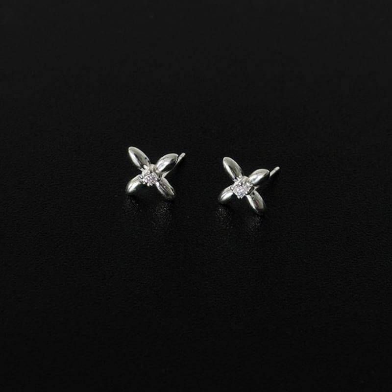 Mosxe [925silver] Spear Earring