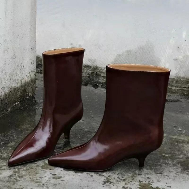 Fashionable Retro French Pointed Toe Thin Heel Cat Heel Short Boots Women'S All-Match Winter Rubber Bottom Korean Style Shoes