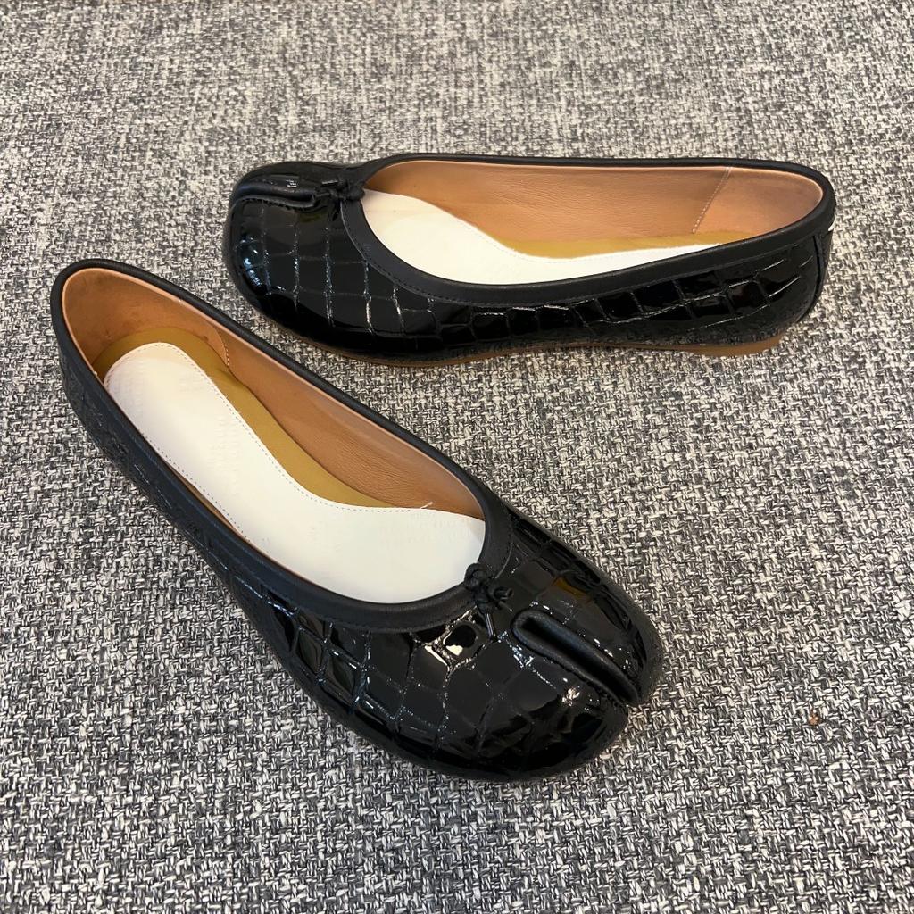 Real Leather Women Tabi Shoes Cowhide Handmade Flat Shoes High Quality Split-Toe Mules Shoes Female Luxury Design Loafers