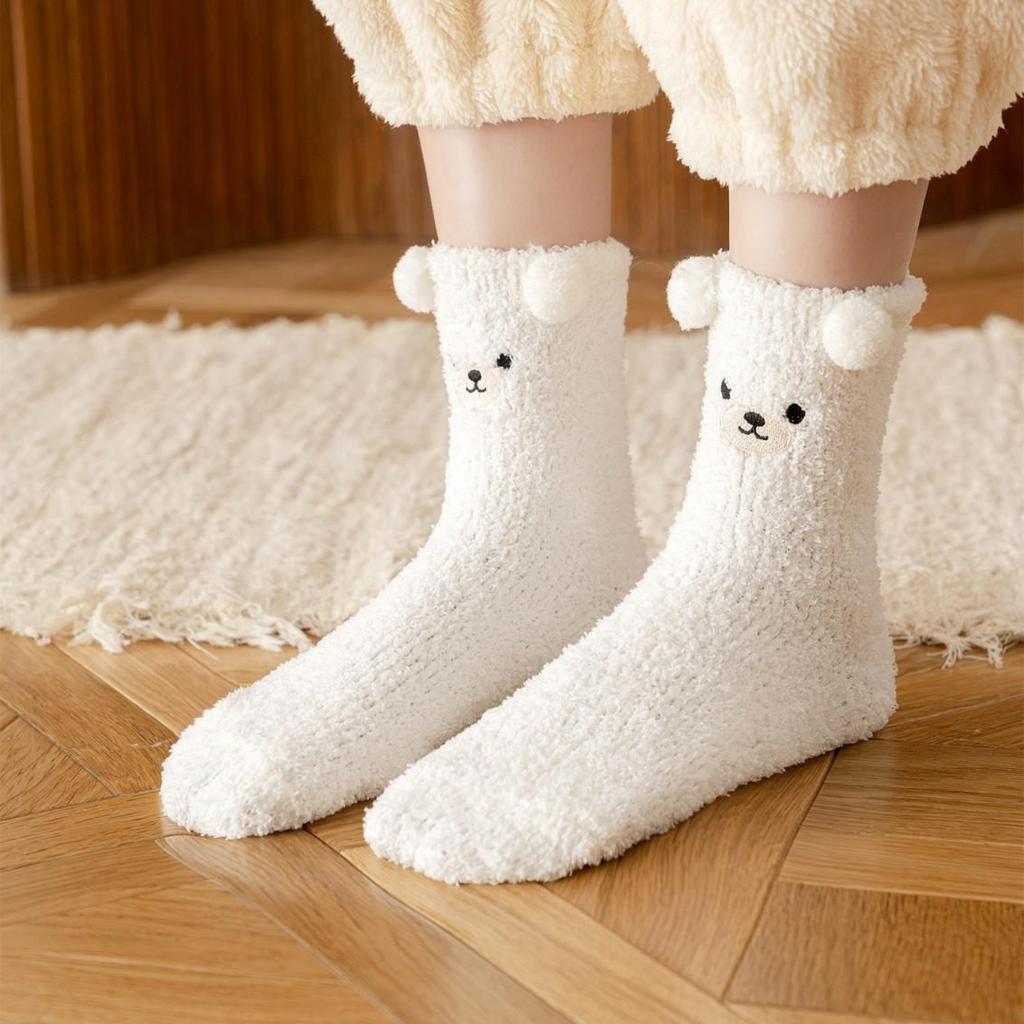 No-Shed Coral Fleece Socks for Women & Girls: Cute Bear Design, Thick Fleece, Mid-Calf, Perfect for Autumn/Winter Sleep.