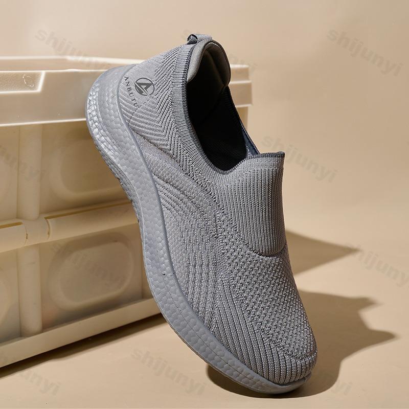 Fashion Couples' 2025 Summer New Fly Weave Mesh Breathable Casual Sports Shoes Women's Fashion Comfortable Flats Men's Slip On Sneakers