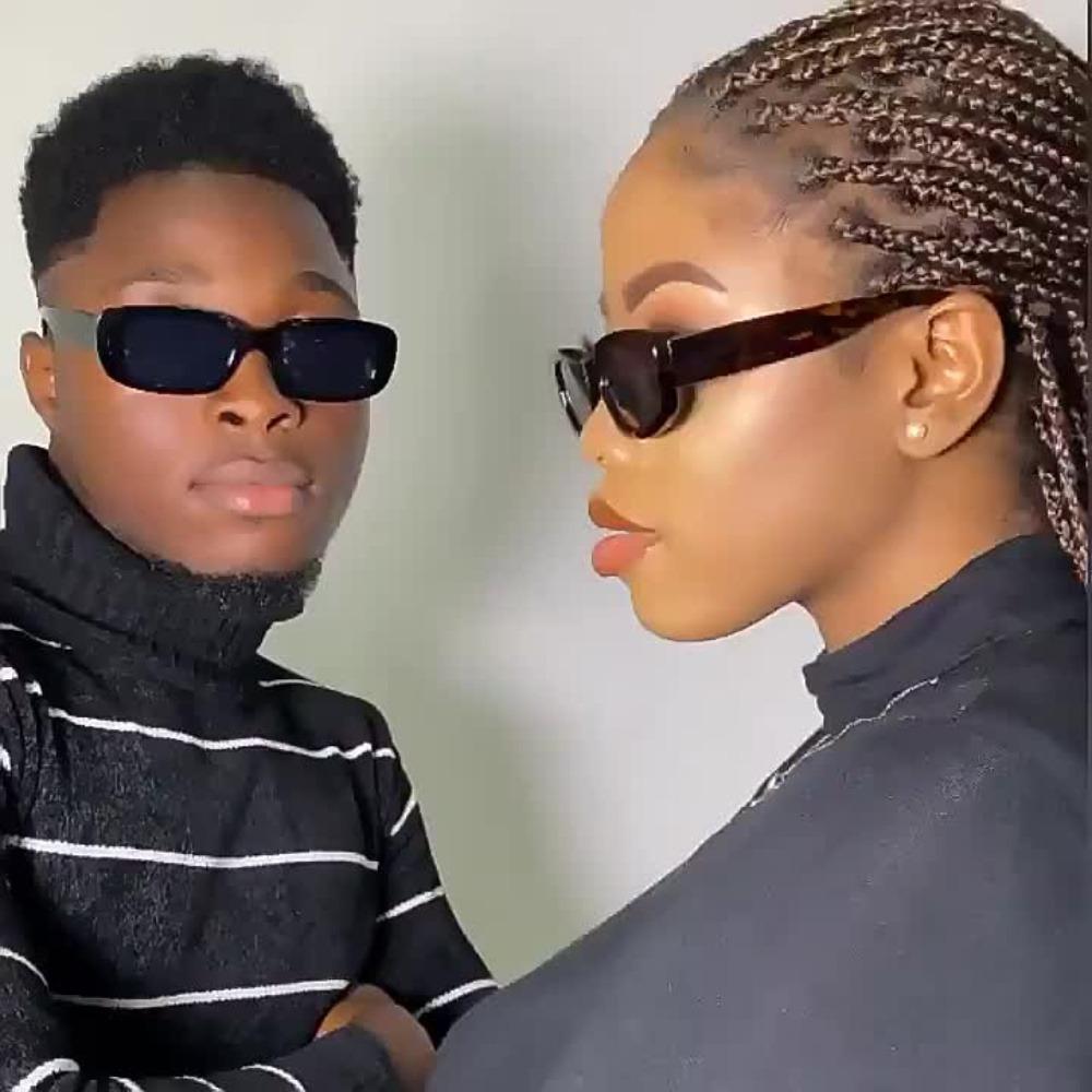 20PCS Nouvelles Lunettes Carrées pour Femmes Style Rétro Élégant Très Joliment Photographiées Parfaites pour les Fêtes et les Sorties