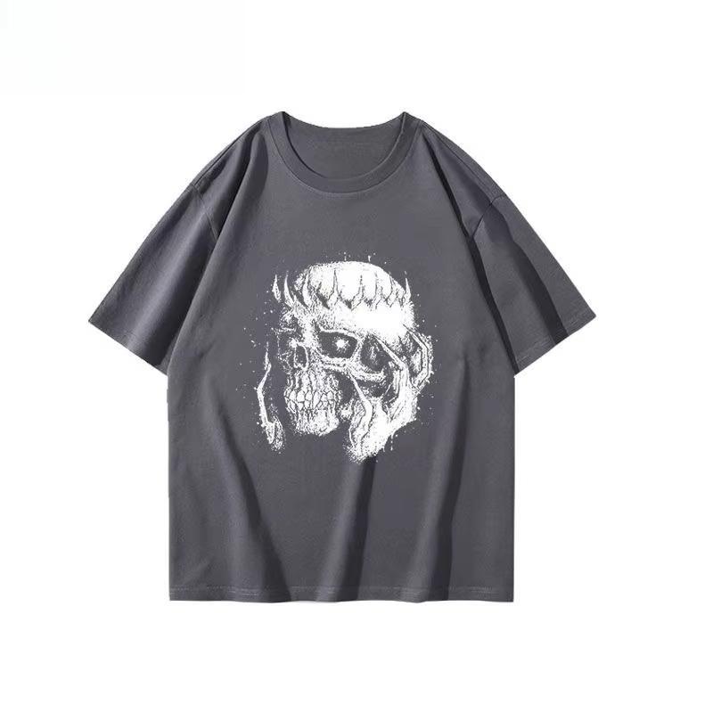 Sumemr Unisexs and Womens Same Loose Round Neck Shortsleeved Top New Highquality Legendary Berserk Skull Knight Printed Tshirt