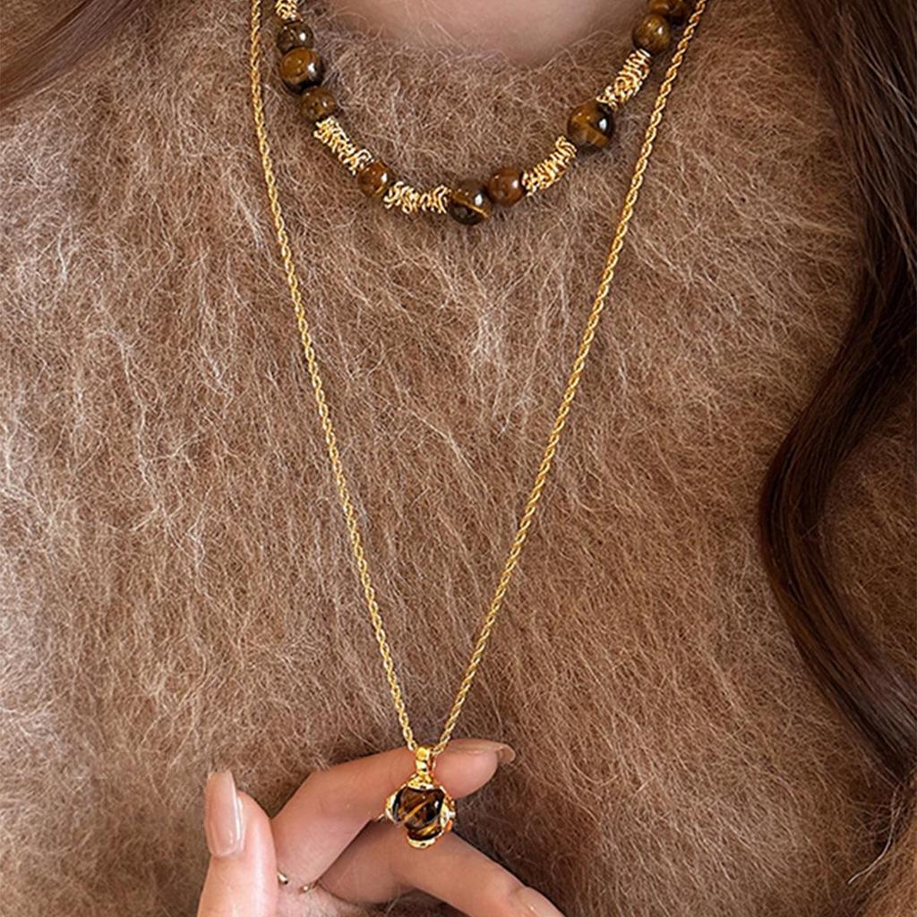 High-End Retro Tiger Eye Square Pendant Necklace - Stylish & Versatile Sweater Chain