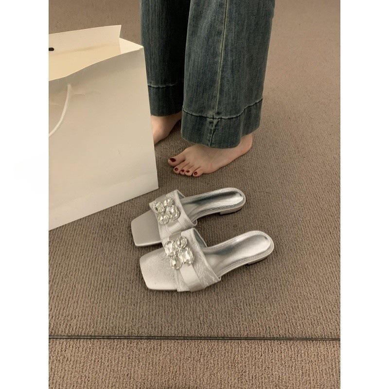 Temperament rhinestone word with open-toed thick-heeled slippers for women's summer wear new beautiful low-heeled sandals