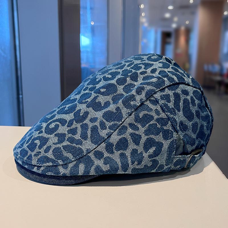 American retro new leopard print forward hat female spring and summer niche anti-wear beret show face small painter hat