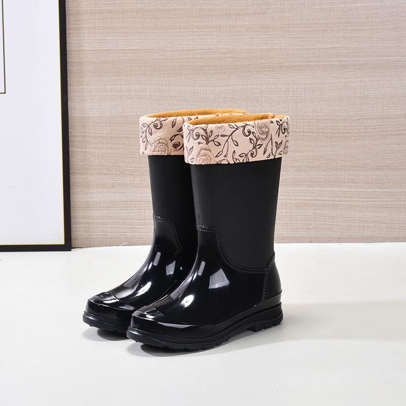 Women's Waterproof Thick-Soled Mid-Calf Rain Boots - Non-Slip, Wear-Resistant, Warm Rubber Shoes for Work and Wading.