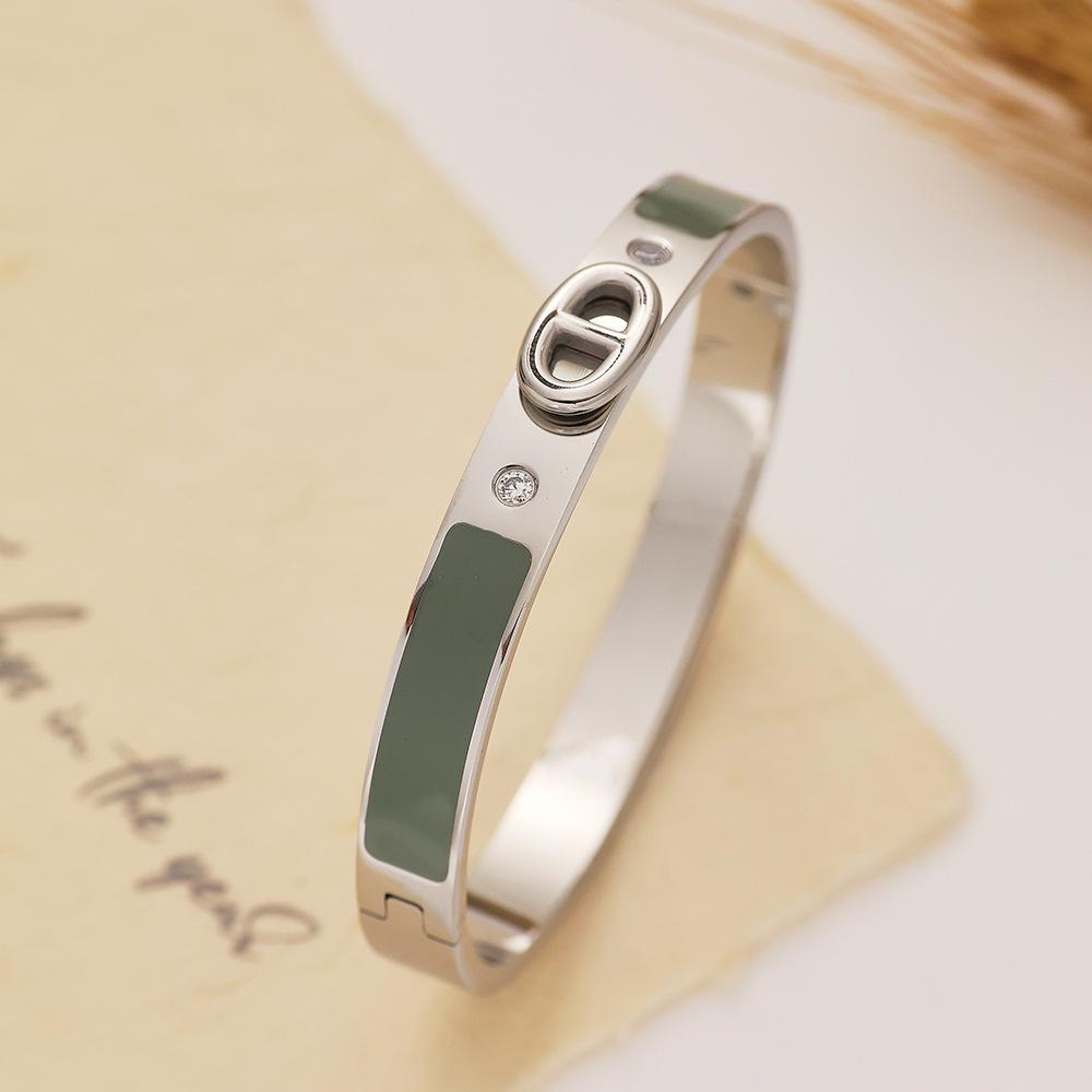 18K Gold-Plated Stainless Steel Pig Nose Bracelet with Zirconium Detailing